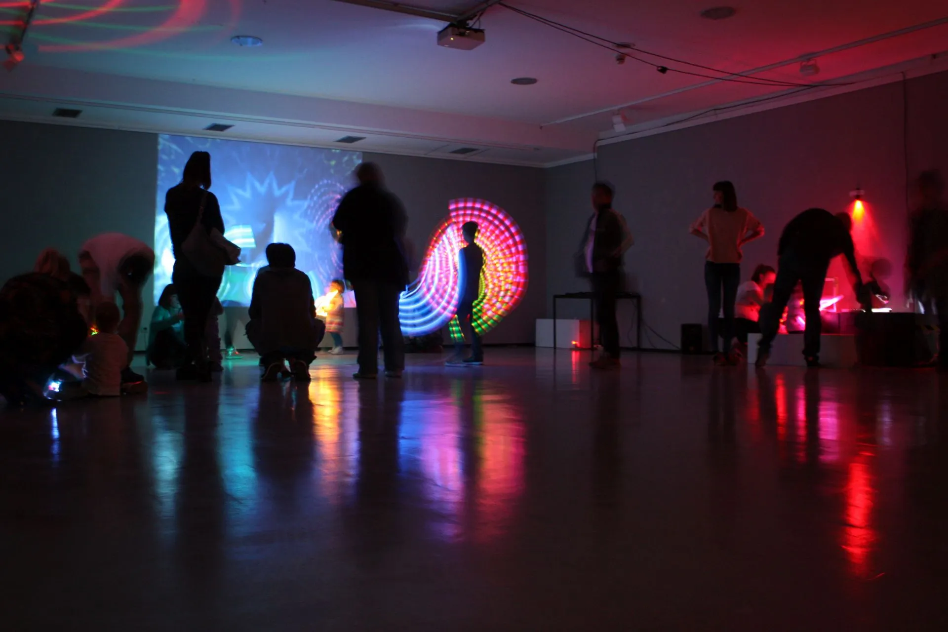 Cirkus Lumineszenz: Svjetlosno igralište